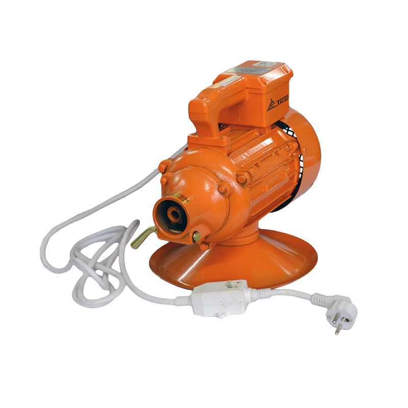 Вибратор для бетона ТСС ЭП-2,2/220 (электропривод) Вибратор для бетона ТСС ЭП-2,2/220 (электропривод)