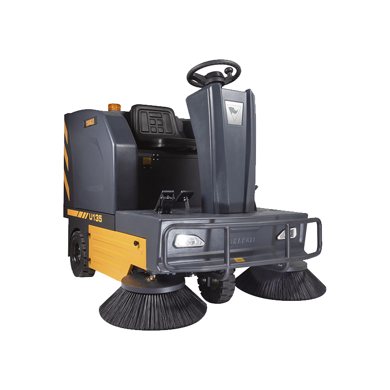 Аккумуляторная подметальная машина с местом оператора Chancee U135 Аккумуляторная подметальная машина с местом оператора Chancee U135