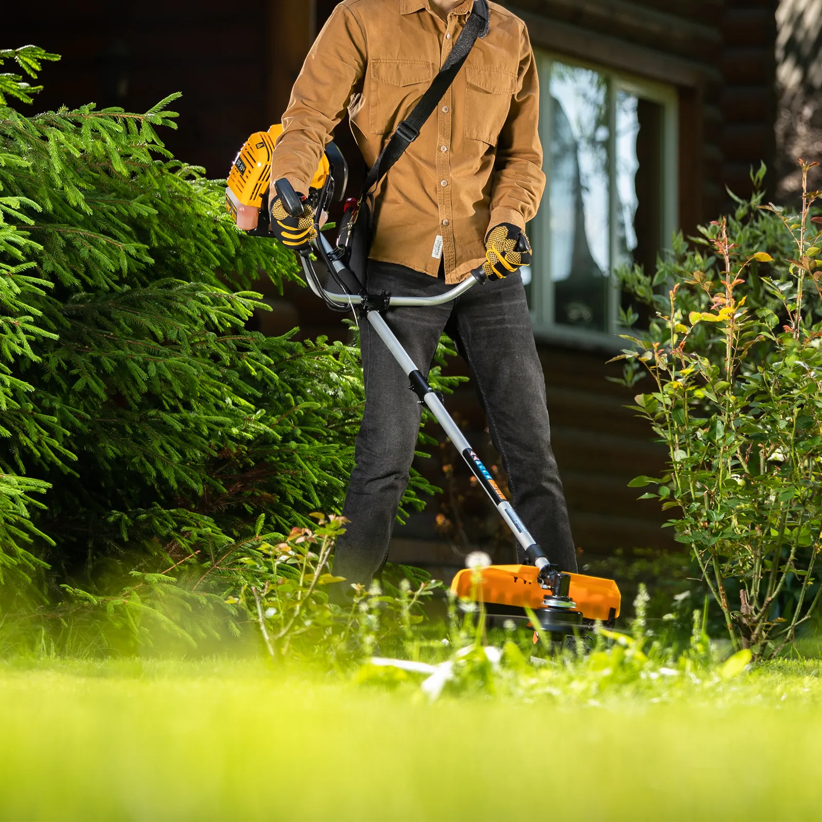 Триммер бензиновый Denzel DT 33S, 33 см3, 1.8 л. с, разъемная штанга, состоит из 2 частей Триммер бензиновый Denzel DT 33S, 33 см3, 1.8 л. с, разъемная штанга, состоит из 2 частей