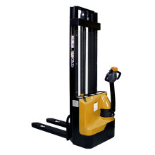 Самоходный электрический штабелер SMARTLIFT ES15-15ES 1500 кг; 3,6 м; 24В / 125Ач Самоходный электрический штабелер SMARTLIFT ES15-15ES 1500 кг; 3,6 м; 24В / 125Ач