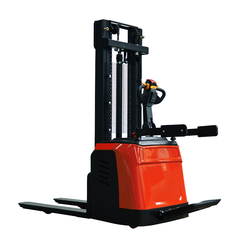 Штабелер самоходный с платформой оператора Shtapler QDR 1635 (L150)